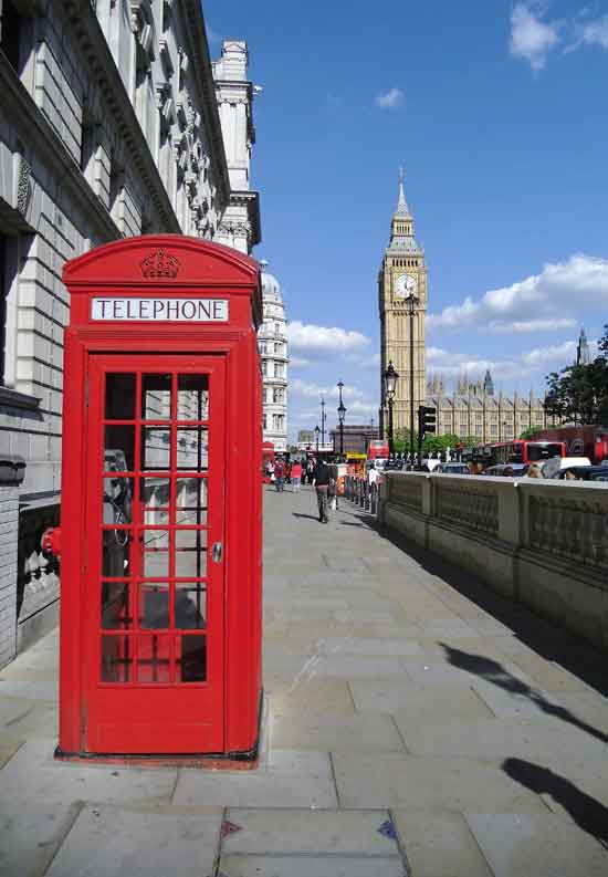 Londres, cabine tlphonique rouge avec Big Ben en arrire-plan