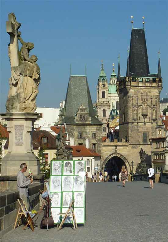 Pont Charles qui relie la Vieille-Ville de Prague au quartier de Mal Strana