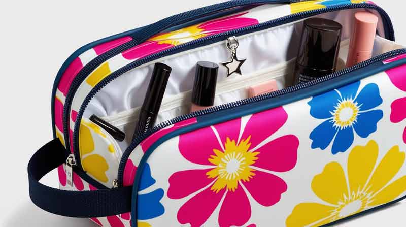 trousse de toilette moderne pour voyager