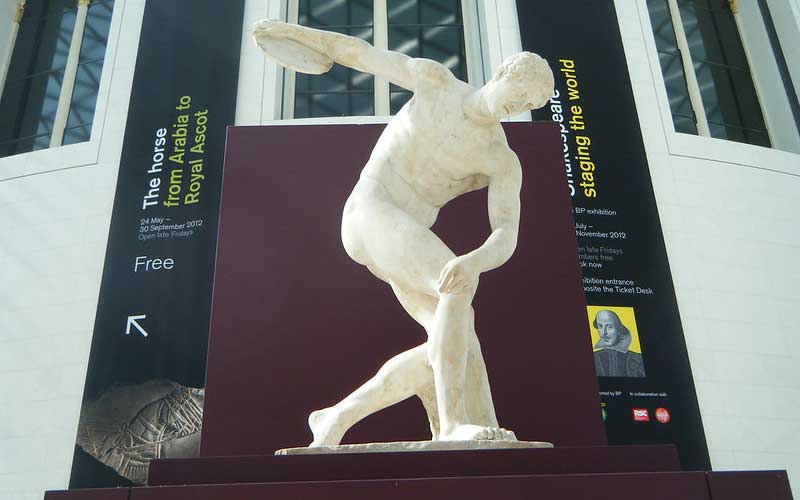 Statue du discobole, athlète qui va lancer un disque