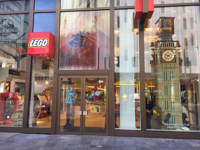 Entrée du magasin Lego de Londres (Angleterre)